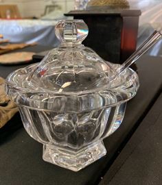 Baccarat Crystal Missouri Mustard/Jam Jar w/ Lid , spoon	5.75in H x 5in Diam