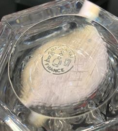 Baccarat Crystal Missouri Mustard/Jam Jar w/ Lid , spoon	5.75in H x 5in Diam