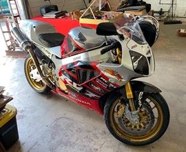 Sold 2004 Honda Nicky Hayden Commemorative RVT 1000R RC51 Motorcycle 