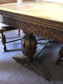 Antique Oak Dining Table with 4 Nailhead Chairs	45.5x35x30	HxWxD