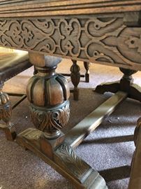 Antique Oak Dining Table with 4 Nailhead Chairs	45.5x35x30	HxWxD