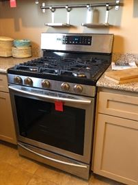 Samsung Stainless Steel Gas Range/Oven NX58H5650WS (Buyer Removal)	30x26x48 HxWxD