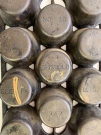 Griswold Cast Iron No. 10 949 Pop-Over Muffin Pan