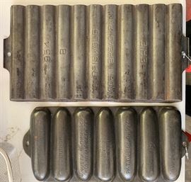 	▪	Wagner Ware Cast iron Krust Korn Kobs	 	
	▪	Griswold 954B Corn Bread Pan