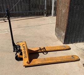 Lift-Rite Pallat jack	