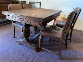Antique Oak Dining Table with 4 Nailhead Chairs	45.5x35x30	HxWxD