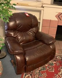 Lazy Boy Recliner	38x38x38	HxWxD