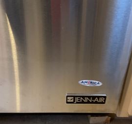 Jenn-Air Stainless Steel Dishwasher JDB9200CWP2 (Buyer Removal)	24x28x34 HxWxD