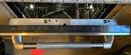 Jenn-Air Stainless Steel Dishwasher JDB9200CWP2 (Buyer Removal)	24x28x34 HxWxD