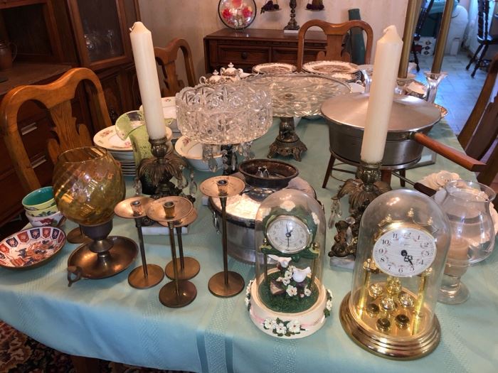 Decor and mantle clocks