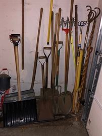 Long handled garden tools