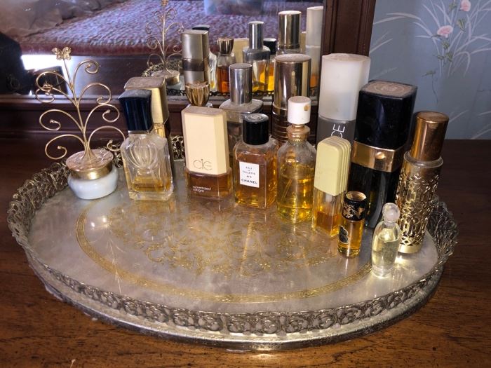 Dresser tray and perfume