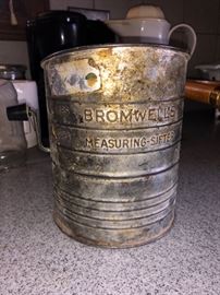 Vintage Bromwell measuring sifter