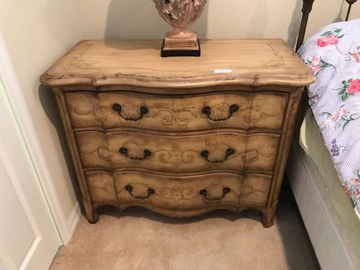 $150.  Bedroom dresser (one of two).  43" x 21".
All items MUST be picked up on March 21st or 22nd only.  If you are unable to do this please email rcullen@virtualparalegalny.com PRIOR to purchasing.
Sale has a house full of items available for sale, you are welcome to shop when you pick up your purchased items.  Lots of home decor, 2 closets FULL of ladies clothes and shoes, all like new and name brand, garage stuff, kitchen stuff etc.
GREAT PRICES!