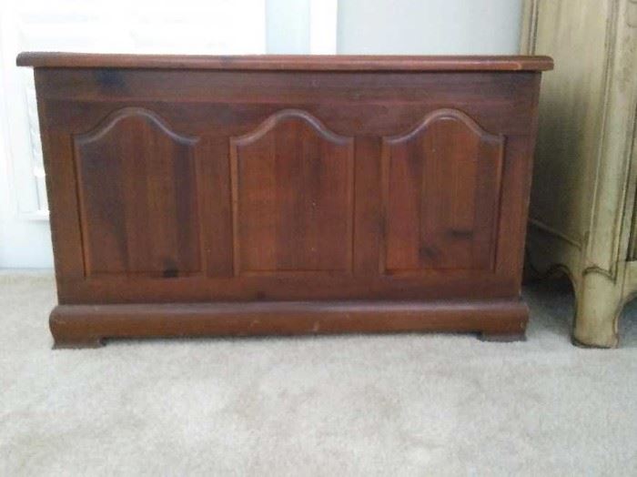 $50.  Hope chest.  
All items MUST be picked up on March 21st or 22nd only.  If you are unable to do this please email rcullen@virtualparalegalny.com PRIOR to purchasing.
Sale has a house full of items available for sale, you are welcome to shop when you pick up your purchased items.  Lots of home decor, 2 closets FULL of ladies clothes and shoes, all like new and name brand, garage stuff, kitchen stuff etc.
GREAT PRICES!