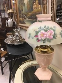 Close up of 1930s Aladdin vase oil lamp