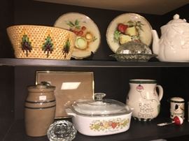 Various kitchen items