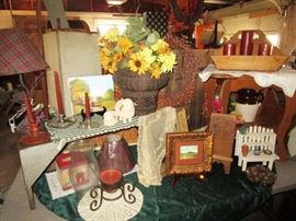 Misc. country decor, stoneware, wooden basket, wicker baskets, art work, lamps