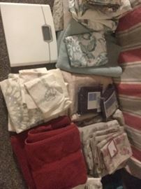 Bedding, Scale, Sheets & Towels