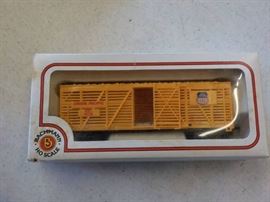 Bachmann union pacific RR box car HO scale