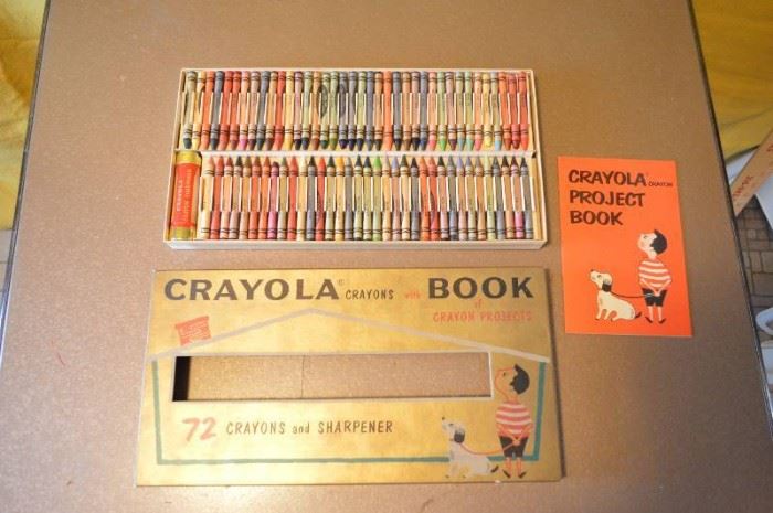 Vintage Crayola Set 72 crayons and sharpener Alm ...