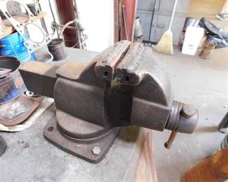 Second Large Vise