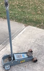 Automotive jack