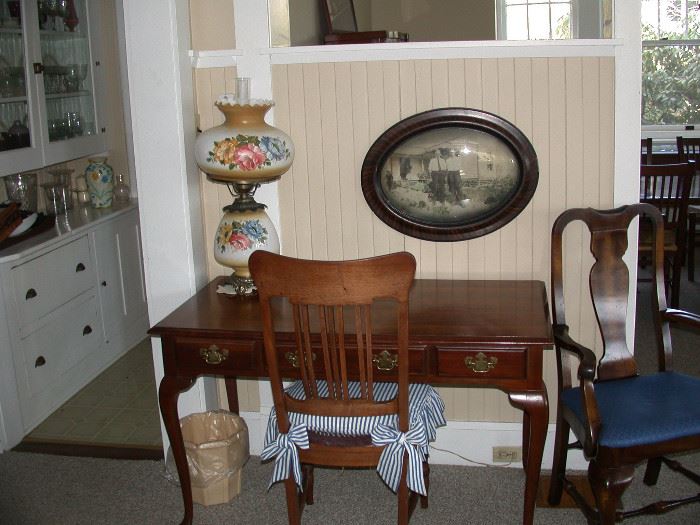 Ladies writing desk, vintage lamp and picture.