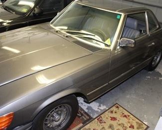 1985 Mercedes to be sold auction style Thursday at noon