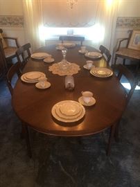 Table with 6 chairs, set of 12 ivory 7192 Noritake dishes