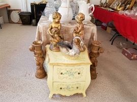 Beautiful small Bombe end table  Priced at a remarkable $75