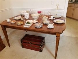 Elegant table