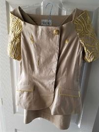 Lots of designer clothes sizes 10/Large and a little bit higher. Most at one price  some with special pricing you will see why!