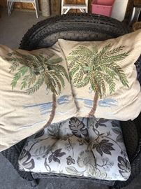 ACCENT PALM TREE PILLOWS