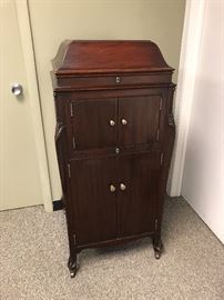 Vintage Victrola cabinet (empty)