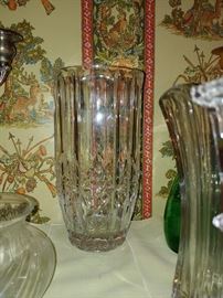 Many Crystal vases and bowls