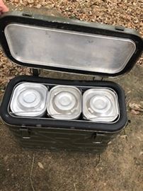 1959 US Army Military Metal Insulated Food Container Cooler Landers Frary Clark
Measures 20” x 16” x 9.5”.
Good usable condition.