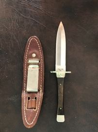 Case XX USA Fixed blade Boot Knif with original Sheath.