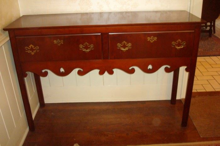 Vintage Hekman Chippendale mahogany side board.