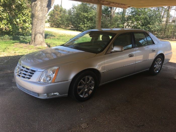 2009 One Owner Cadillac DTS  Sedan.  Loaded. Only 40,003 miles!