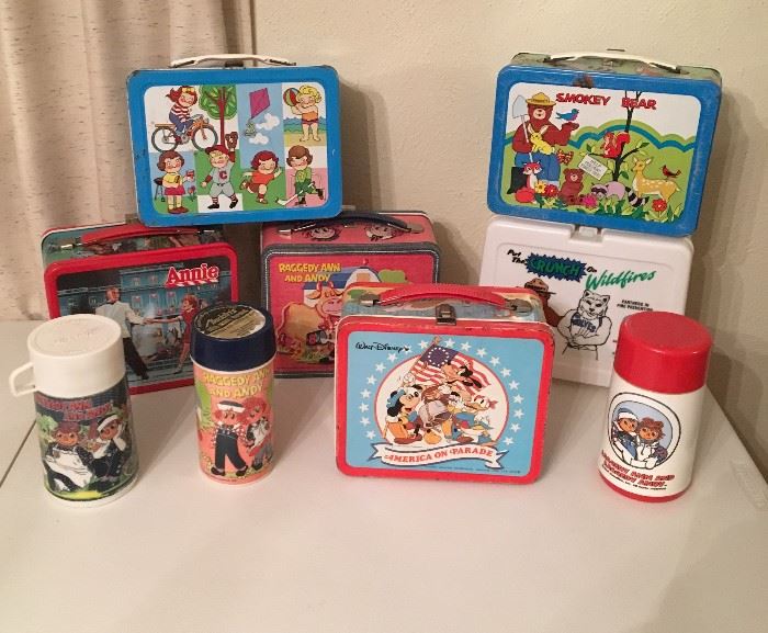 SOME MORE GREAT LUNCH BOXES AND THERMOSES 