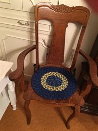 BEAUTIFUL ANTIQUE CHAIR