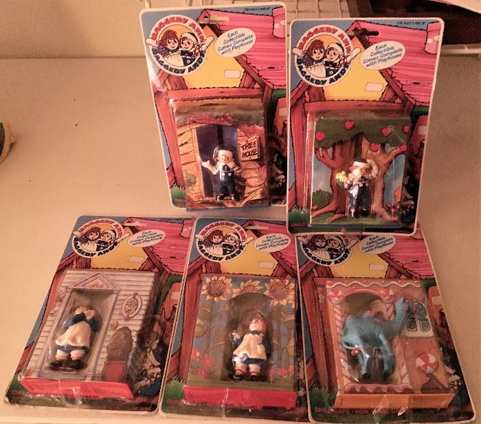 1988 TARA TOY  RAGGEDY ANN AND ANDY FIGURES IN ORIGINAL PACKAGES.  