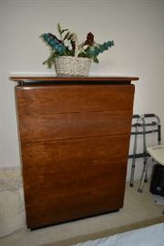 LANE CHEST OF DRAWERS