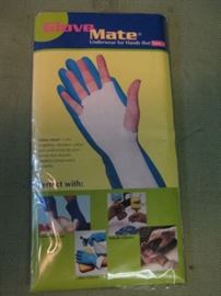 30 Pairs of GloveMate Fingerless Gloves Underwea ...