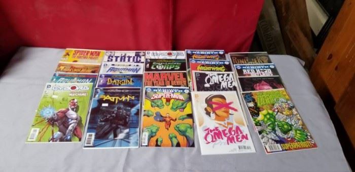 Lot of 20 Varied Comic Books Punisher, Aquaman 
