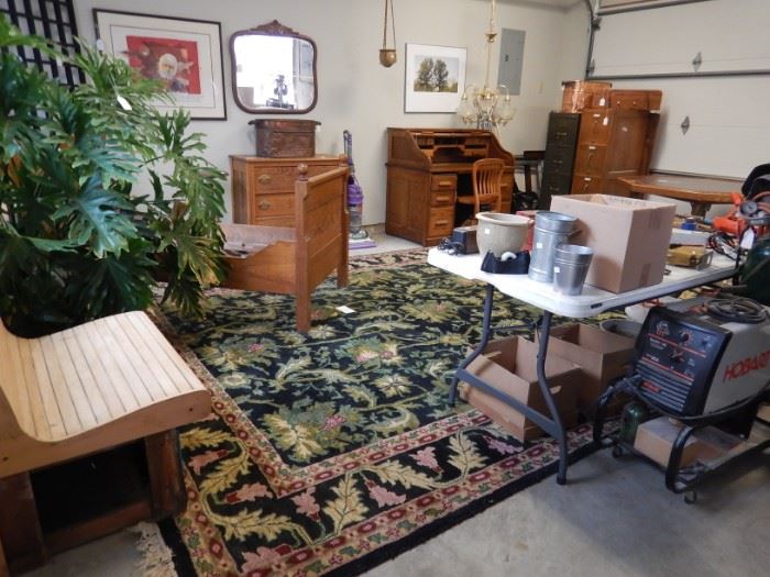 RUGS, ANTIQUES AND TOOLS