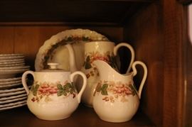 Wedgwood Wildbriar" Fine China Set