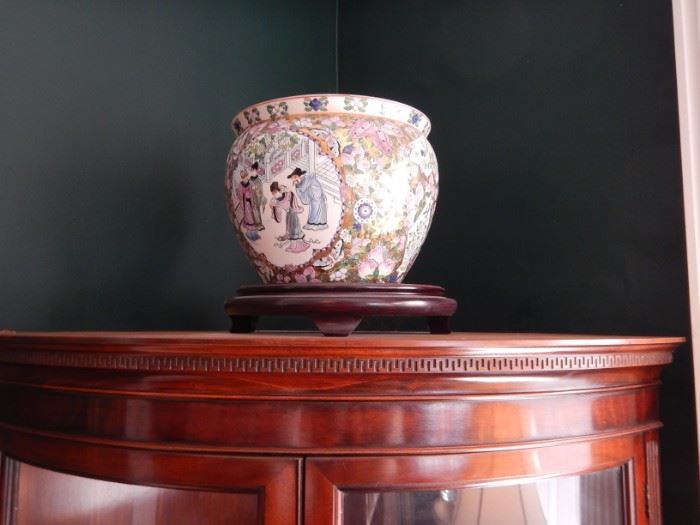 CHINESE BOWLS ON STANDS