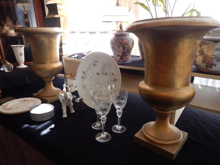 PAIR OF GOLD URNS